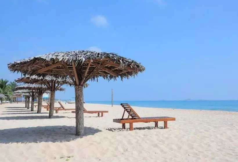 استراحتگاه Mithra Paradise Beach