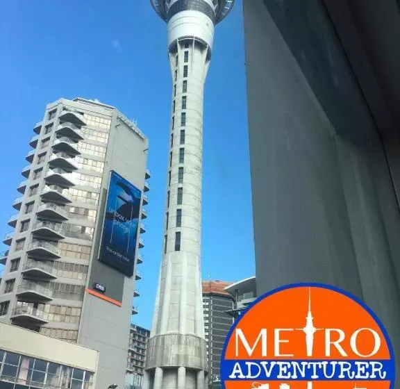 هاستل Metro Adventurer Backpackers