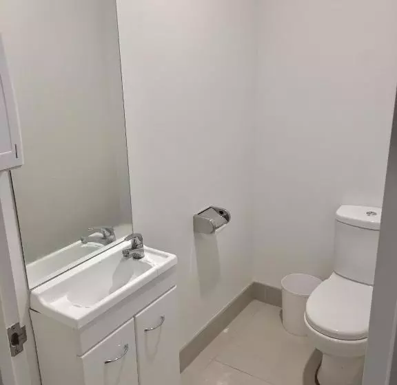 هاستل Metro Adventurer Backpackers