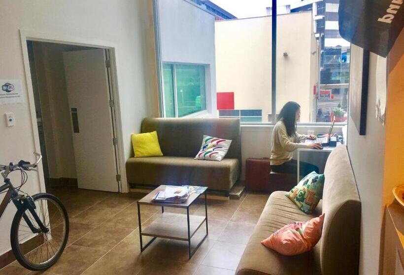 Schronisko Metro Adventurer Backpackers