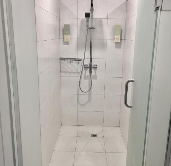 Schronisko Metro Adventurer Backpackers