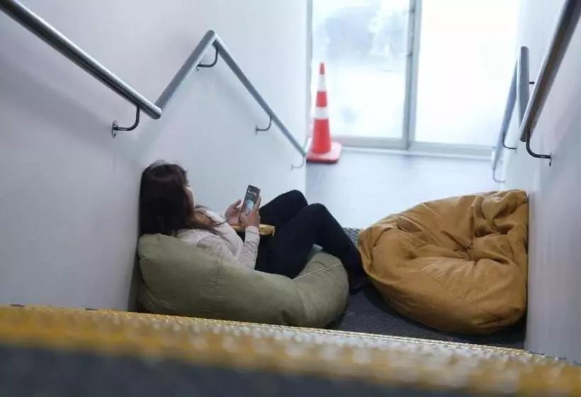 هاستل Metro Adventurer Backpackers