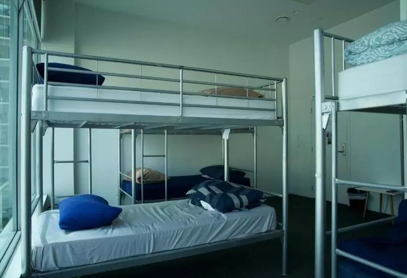 هاستل Metro Adventurer Backpackers