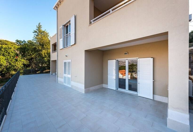 Apartments Rilovic, City And Sea View Apartments