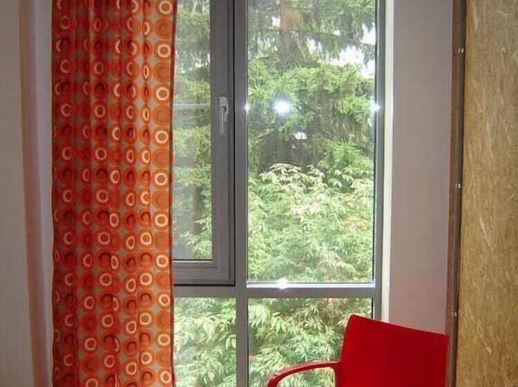 Hostel Katyusha Travel Center