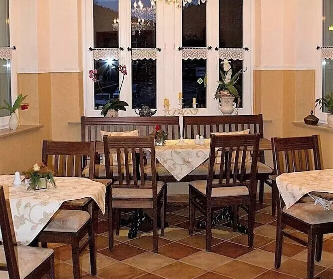ホテル Gasthaus Zur Post