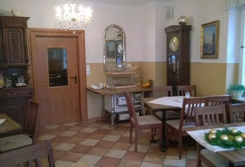ホテル Gasthaus Zur Post