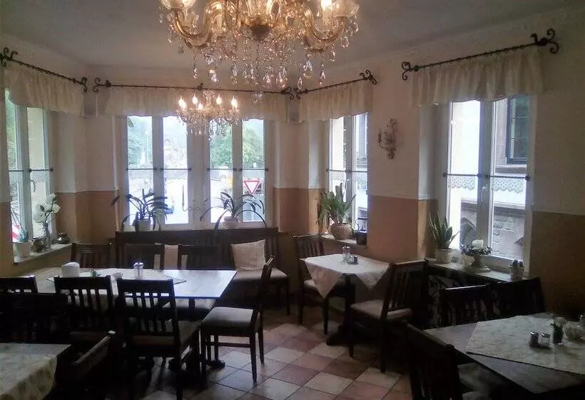 ホテル Gasthaus Zur Post