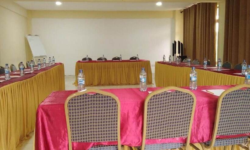 هتل Lantana Comfy