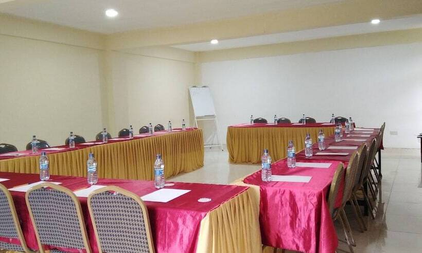 هتل Lantana Comfy