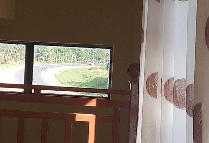 هتل Lantana Comfy