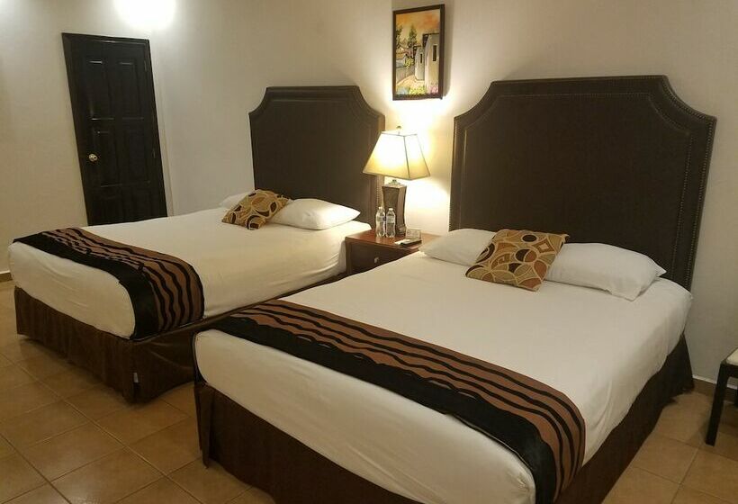 هتل Club Quinta Pat Resort & Restaurant