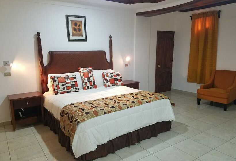 هتل Club Quinta Pat Resort & Restaurant