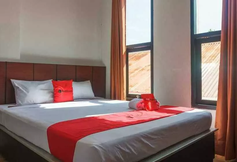 ホテル Reddoorz Near Jalan Sudirman Padang