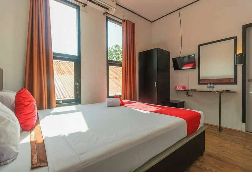 Hotel Reddoorz Near Jalan Sudirman Padang