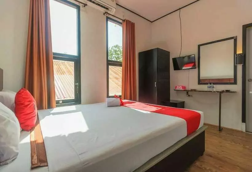 ホテル Reddoorz Near Jalan Sudirman Padang