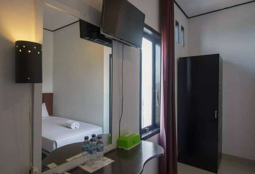 Hotel Reddoorz Near Jalan Sudirman Padang