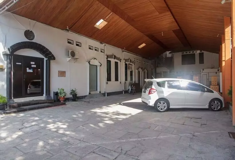 ホテル Reddoorz Near Jalan Sudirman Padang