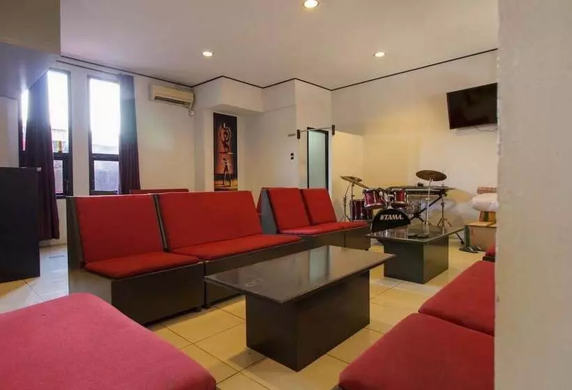ホテル Reddoorz Near Jalan Sudirman Padang