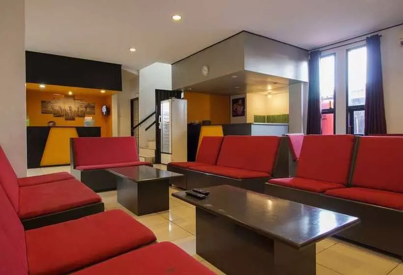 ホテル Reddoorz Near Jalan Sudirman Padang