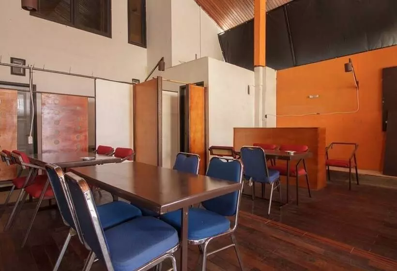 ホテル Reddoorz Near Jalan Sudirman Padang