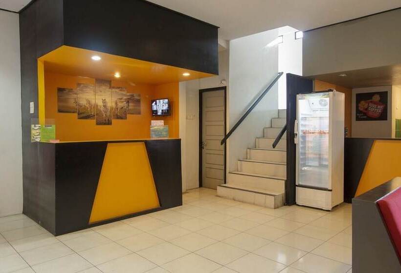 Hotel Reddoorz Near Jalan Sudirman Padang