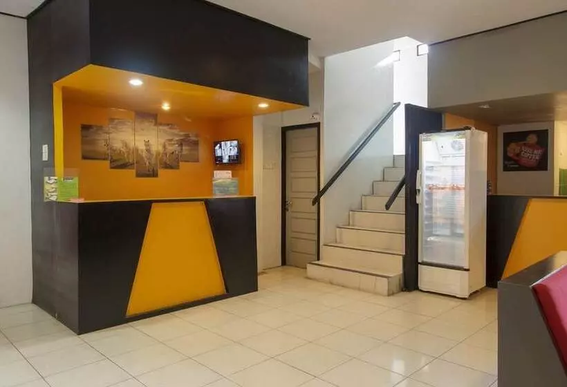 ホテル Reddoorz Near Jalan Sudirman Padang