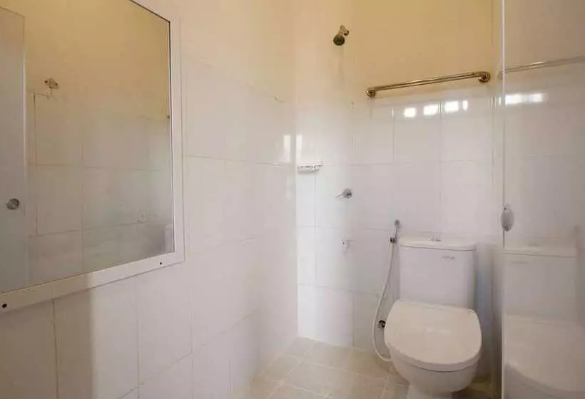 ホテル Reddoorz Near Jalan Sudirman Padang