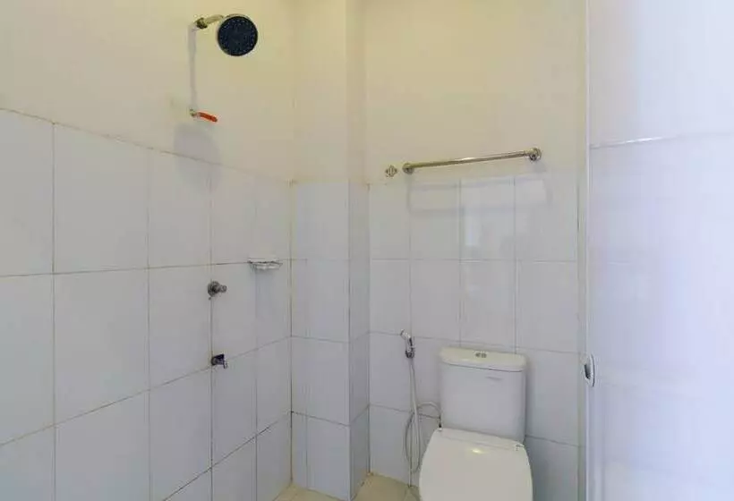 ホテル Reddoorz Near Jalan Sudirman Padang