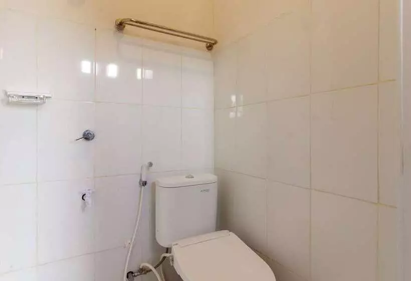 ホテル Reddoorz Near Jalan Sudirman Padang