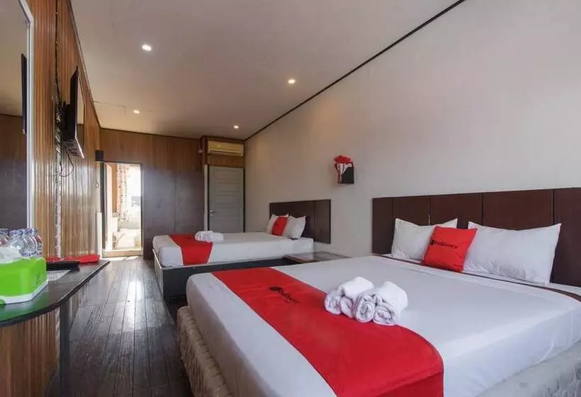 ホテル Reddoorz Near Jalan Sudirman Padang