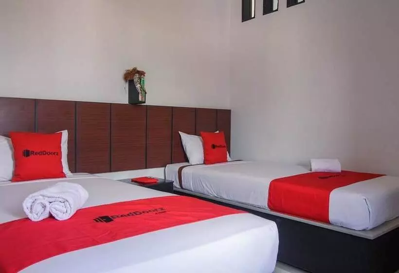 ホテル Reddoorz Near Jalan Sudirman Padang