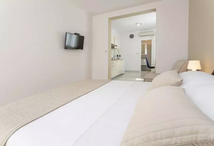 ペンション Apartments Gordana Jeličić