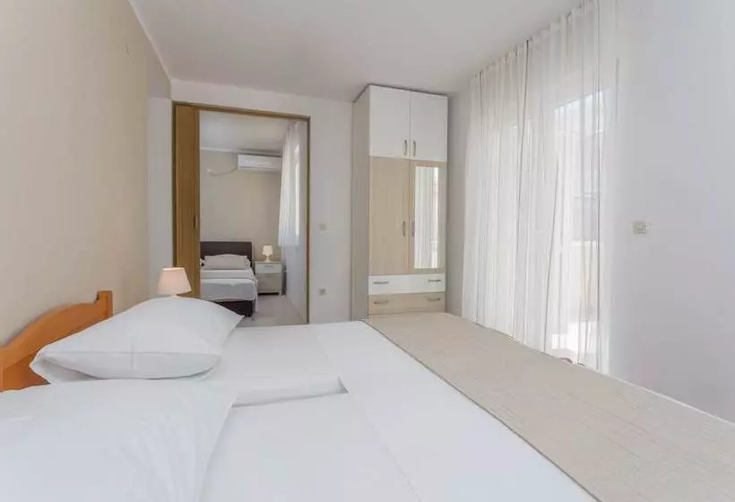 ペンション Apartments Gordana Jeličić