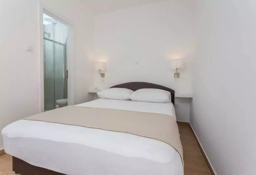 ペンション Apartments Gordana Jeličić