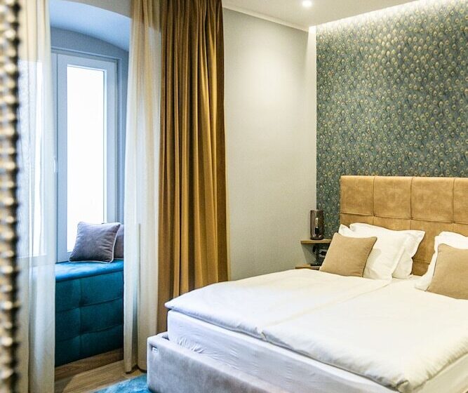 ペンション Teatro Suite & Rooms