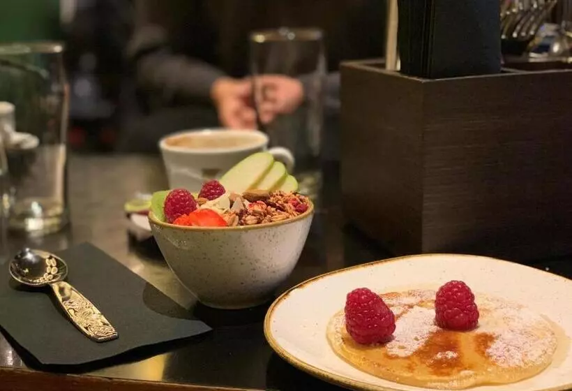 Отель Lo! Im Kreuz Jona