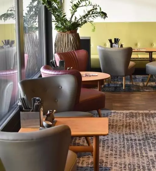 Отель Lo! Im Kreuz Jona