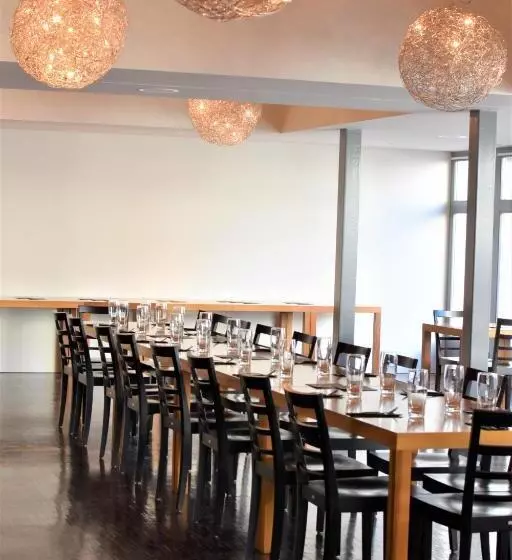 Отель Lo! Im Kreuz Jona