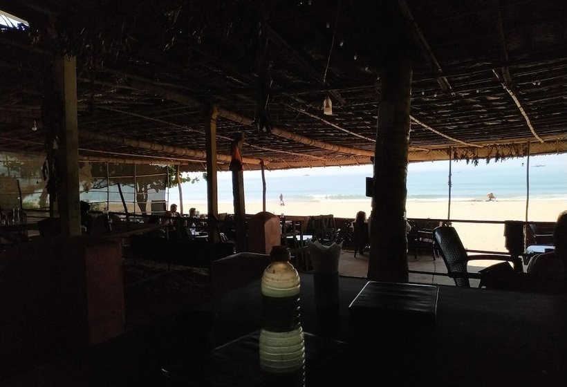 Hospedaria Iroomz Sea Rock Cafe