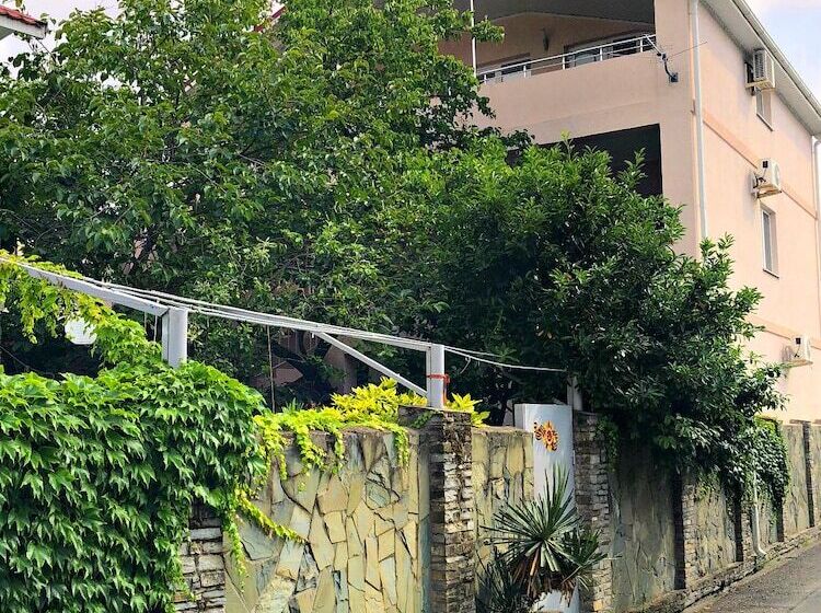 住宿加早餐  Abrikos