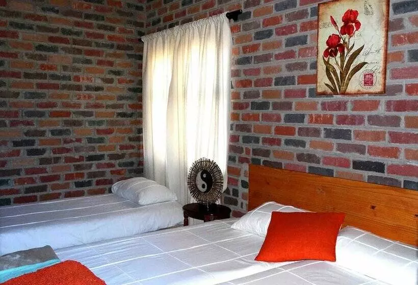 تختخواب و صبحانه Horus Guesthouse