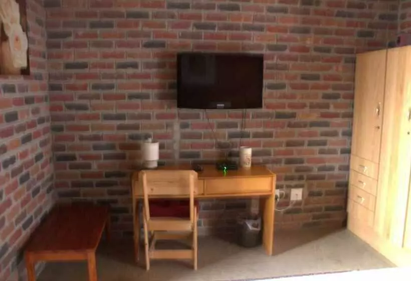 تختخواب و صبحانه Horus Guesthouse