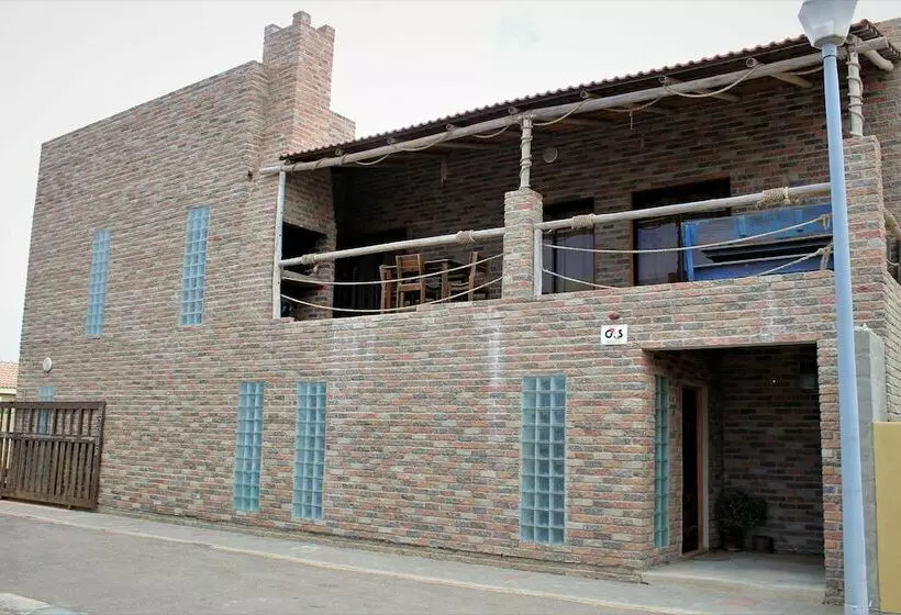 تختخواب و صبحانه Horus Guesthouse