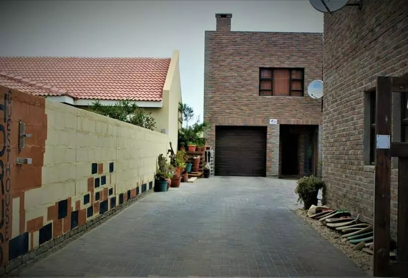 تختخواب و صبحانه Horus Guesthouse