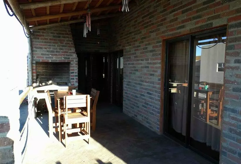 تختخواب و صبحانه Horus Guesthouse