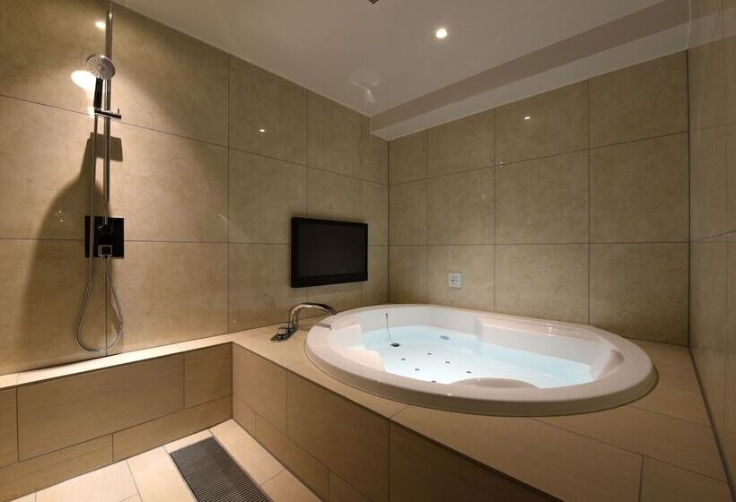 هتل Bamboo Garden Tokyo   Adults Only