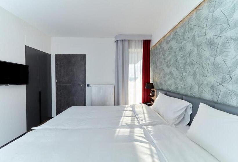 בית מלון כפרי Ibis Styles Nowy Targ