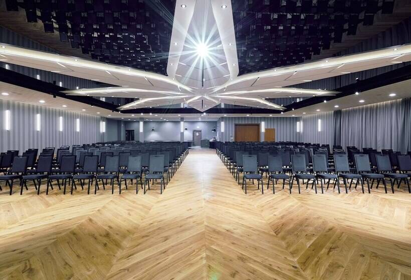 בית מלון כפרי Ibis Styles Nowy Targ