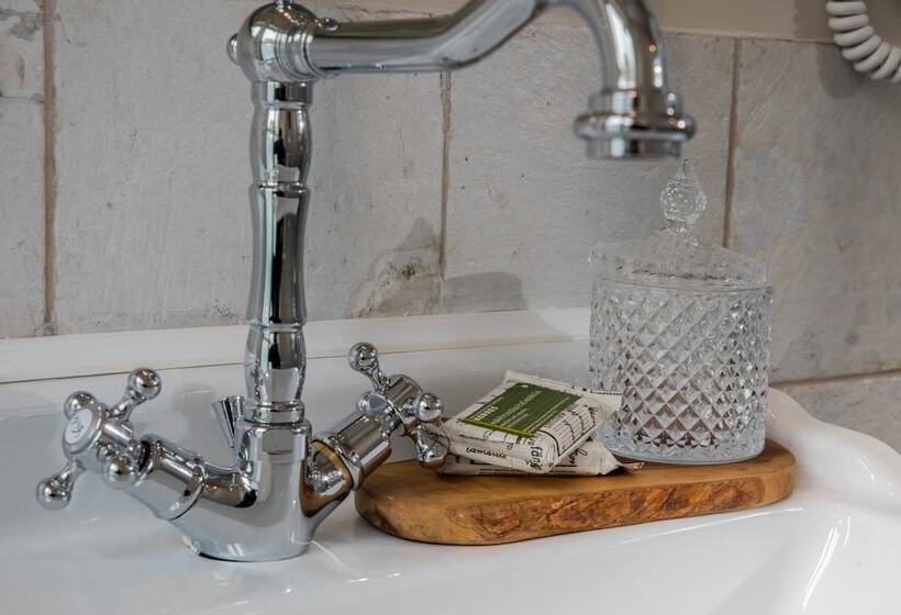 בית מלון כפרי Kyria Boutique House